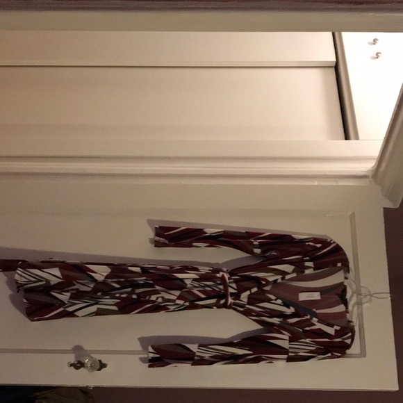 Banana republic wrap dress. Size Medium. - Picture 2 of 3